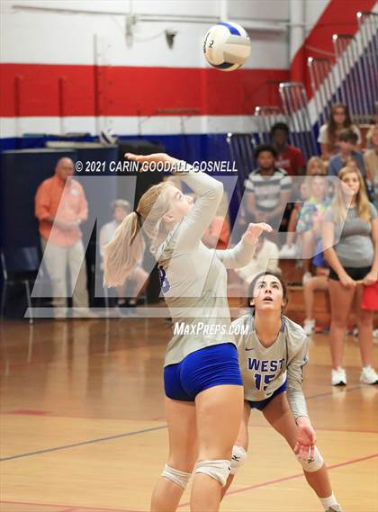 Thumbnail 2 in South Johnston @ West Carteret (NCHSAA Round 1) photogallery.