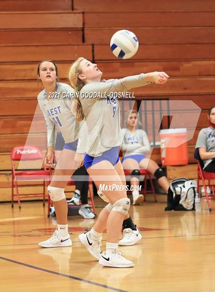 Thumbnail 1 in South Johnston @ West Carteret (NCHSAA Round 1) photogallery.