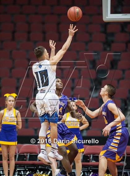 Thumbnail 2 in Sunnyside vs. Sunrise Mountain (AIA Division 2 Quarterfinal) photogallery.