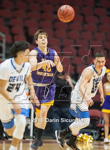 Thumbnail 3 in Sunnyside vs. Sunrise Mountain (AIA Division 2 Quarterfinal) photogallery.