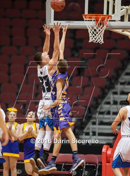 Thumbnail 2 in Sunnyside vs. Sunrise Mountain (AIA Division 2 Quarterfinal) photogallery.