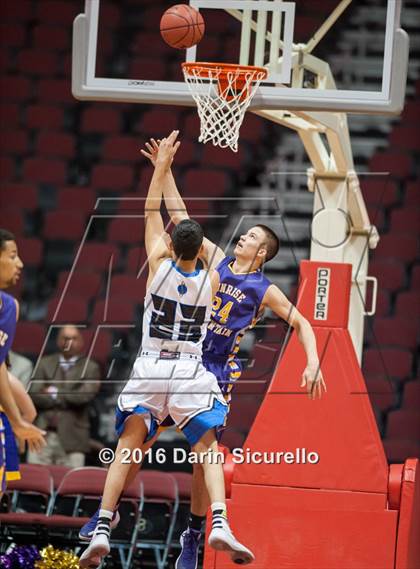 Thumbnail 3 in Sunnyside vs. Sunrise Mountain (AIA Division 2 Quarterfinal) photogallery.