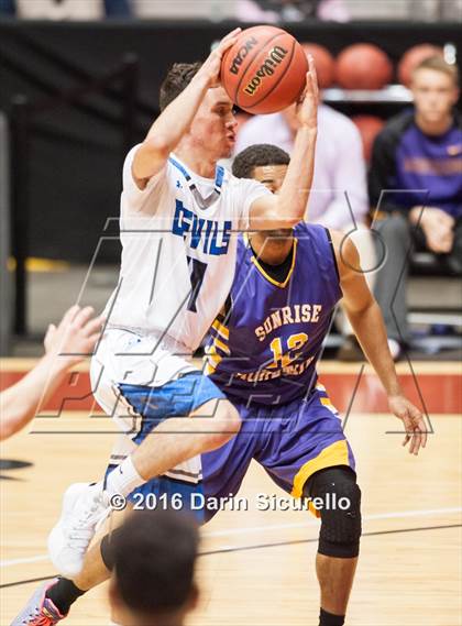 Thumbnail 3 in Sunnyside vs. Sunrise Mountain (AIA Division 2 Quarterfinal) photogallery.