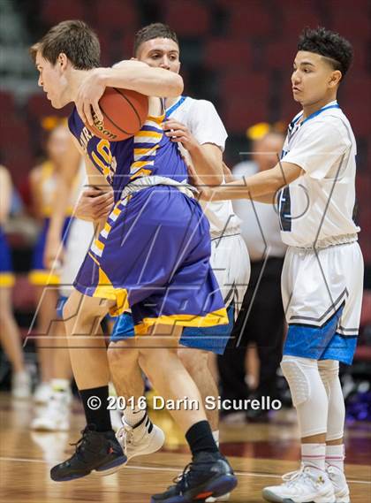 Thumbnail 3 in Sunnyside vs. Sunrise Mountain (AIA Division 2 Quarterfinal) photogallery.