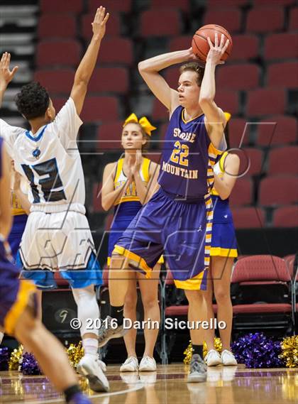 Thumbnail 3 in Sunnyside vs. Sunrise Mountain (AIA Division 2 Quarterfinal) photogallery.