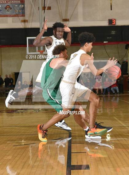 Thumbnail 3 in St. John Bosco vs. St. Mary's (Father Barry Christmas Classic) photogallery.