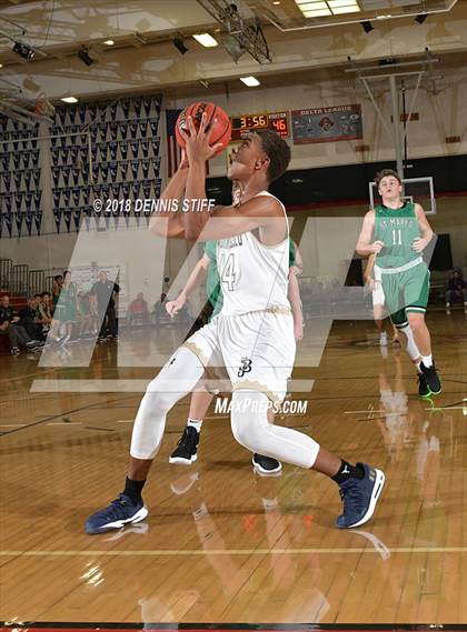 Thumbnail 3 in St. John Bosco vs. St. Mary's (Father Barry Christmas Classic) photogallery.