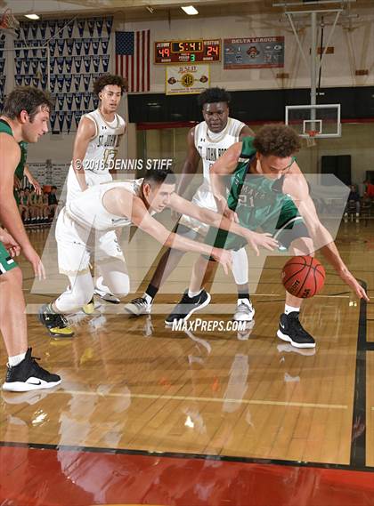 Thumbnail 2 in St. John Bosco vs. St. Mary's (Father Barry Christmas Classic) photogallery.