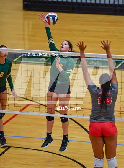 Thumbnail 3 in Rowe [Nikki] vs Lee [Robert E.] (NEISD Volleyball Tournament) photogallery.