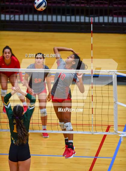Thumbnail 3 in Rowe [Nikki] vs Lee [Robert E.] (NEISD Volleyball Tournament) photogallery.