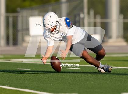 Thumbnail 3 in JV: Lehman @ College Station photogallery.
