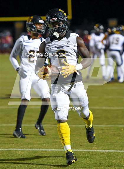 Thumbnail 3 in Dillon @ Gilbert (SCHSL Class AAA Second Round Playoff) photogallery.