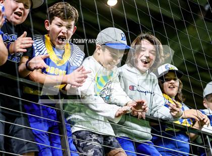 Thumbnail 2 in Whitesboro vs. Brock (UIL 3A Region Final) photogallery.