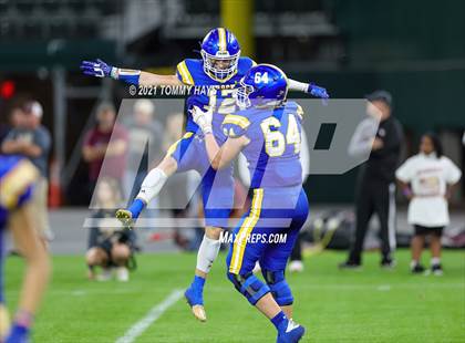 Thumbnail 3 in Whitesboro vs. Brock (UIL 3A Region Final) photogallery.