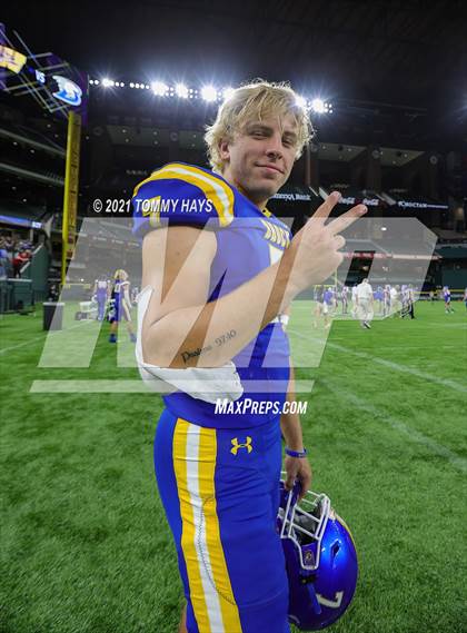 Thumbnail 1 in Whitesboro vs. Brock (UIL 3A Region Final) photogallery.