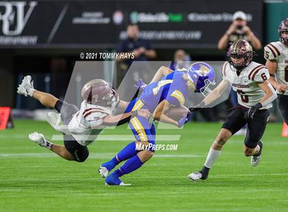 Thumbnail 2 in Whitesboro vs. Brock (UIL 3A Region Final) photogallery.