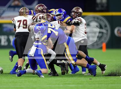Thumbnail 2 in Whitesboro vs. Brock (UIL 3A Region Final) photogallery.
