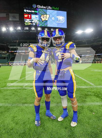 Thumbnail 2 in Whitesboro vs. Brock (UIL 3A Region Final) photogallery.