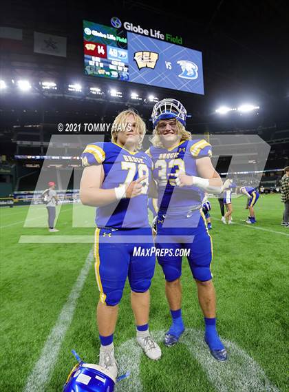 Thumbnail 1 in Whitesboro vs. Brock (UIL 3A Region Final) photogallery.