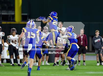 Thumbnail 2 in Whitesboro vs. Brock (UIL 3A Region Final) photogallery.
