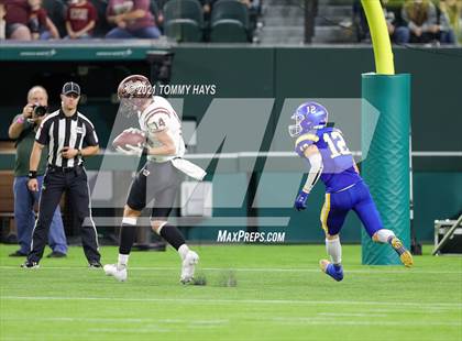 Thumbnail 2 in Whitesboro vs. Brock (UIL 3A Region Final) photogallery.