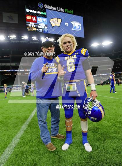 Thumbnail 2 in Whitesboro vs. Brock (UIL 3A Region Final) photogallery.