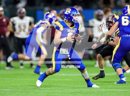 Thumbnail 1 in Whitesboro vs. Brock (UIL 3A Region Final) photogallery.