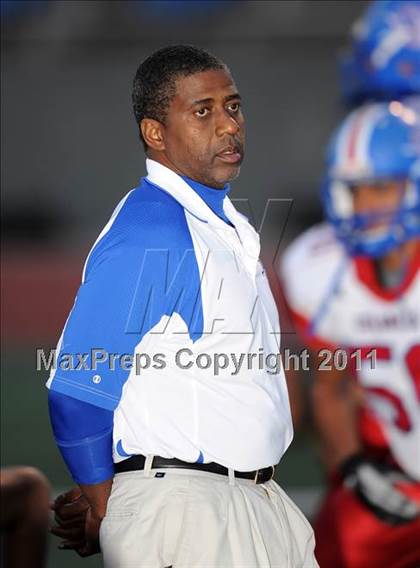 Thumbnail 1 in South Garland vs. Longview (5A Division 2 Region 2 Area Playoffs) photogallery.
