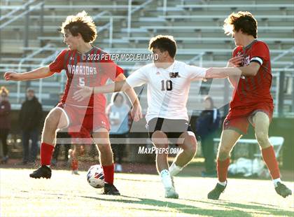 Thumbnail 3 in Oliver Ames vs. Wakefield Memorial (MIAA Division 2 Final) photogallery.