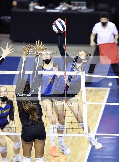 Thumbnail 2 in Grandview vs Rampart (CHSAA 5A Championship) photogallery.