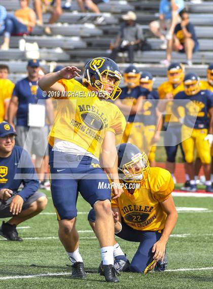 Thumbnail 2 in Archbishop Moeller vs Colerain (Scrimmage) photogallery.