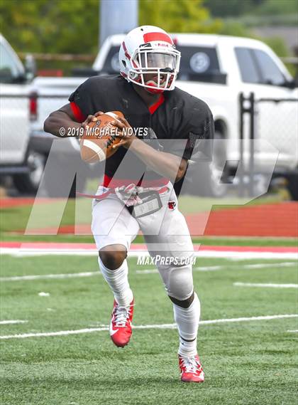 Thumbnail 3 in Archbishop Moeller vs Colerain (Scrimmage) photogallery.