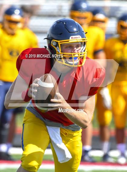 Thumbnail 1 in Archbishop Moeller vs Colerain (Scrimmage) photogallery.