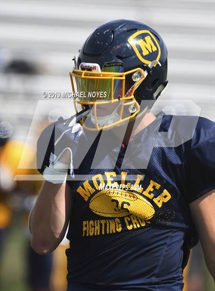 Thumbnail 1 in Archbishop Moeller vs Colerain (Scrimmage) photogallery.