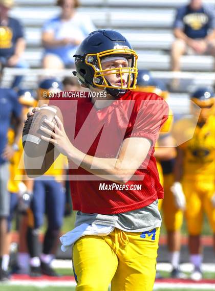 Thumbnail 3 in Archbishop Moeller vs Colerain (Scrimmage) photogallery.