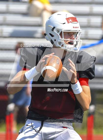 Thumbnail 2 in Archbishop Moeller vs Colerain (Scrimmage) photogallery.