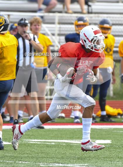 Thumbnail 1 in Archbishop Moeller vs Colerain (Scrimmage) photogallery.