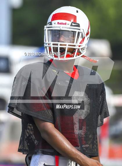 Thumbnail 3 in Archbishop Moeller vs Colerain (Scrimmage) photogallery.