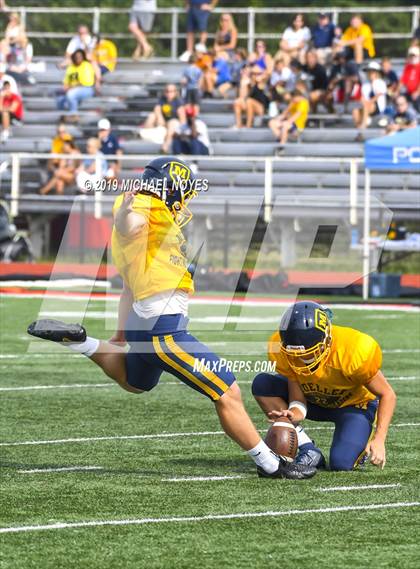 Thumbnail 3 in Archbishop Moeller vs Colerain (Scrimmage) photogallery.