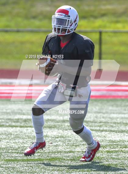 Thumbnail 3 in Archbishop Moeller vs Colerain (Scrimmage) photogallery.