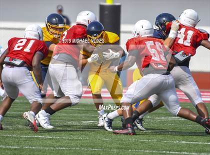 Thumbnail 2 in Archbishop Moeller vs Colerain (Scrimmage) photogallery.