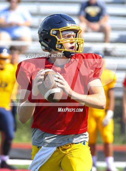 Thumbnail 1 in Archbishop Moeller vs Colerain (Scrimmage) photogallery.