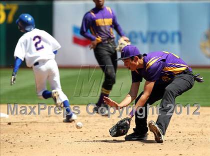 Thumbnail 1 in St. Joseph Notre Dame vs. Oakland Tech (Dave Stewart/Oakland A's Showdown) photogallery.