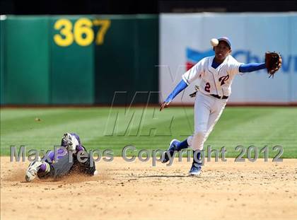 Thumbnail 2 in St. Joseph Notre Dame vs. Oakland Tech (Dave Stewart/Oakland A's Showdown) photogallery.