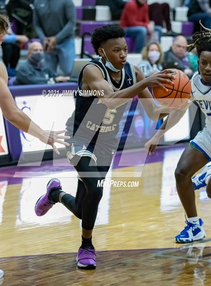 Thumbnail 2 in Quincy vs. Althoff Catholic (Prairie Farms Holiday Classic) photogallery.