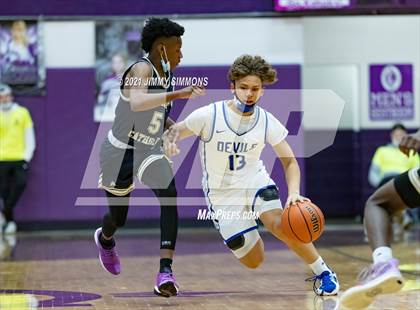 Thumbnail 2 in Quincy vs. Althoff Catholic (Prairie Farms Holiday Classic) photogallery.