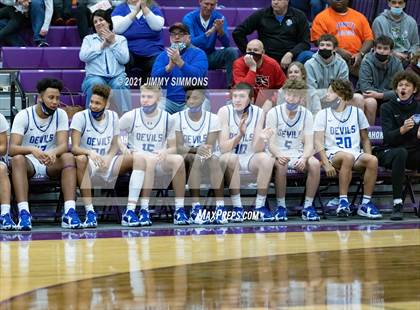 Thumbnail 3 in Quincy vs. Althoff Catholic (Prairie Farms Holiday Classic) photogallery.