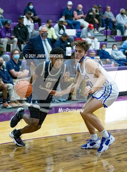 Thumbnail 3 in Quincy vs. Althoff Catholic (Prairie Farms Holiday Classic) photogallery.