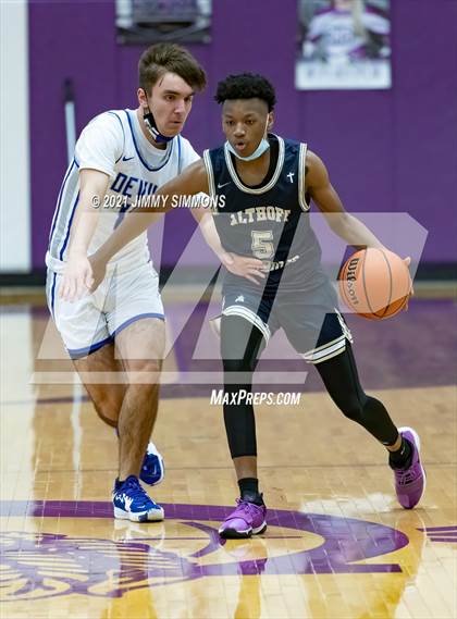 Thumbnail 3 in Quincy vs. Althoff Catholic (Prairie Farms Holiday Classic) photogallery.