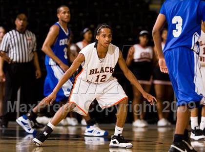 Thumbnail 1 in Charlottesville vs. Courtland (VHSL AA D4 Semifinal) photogallery.